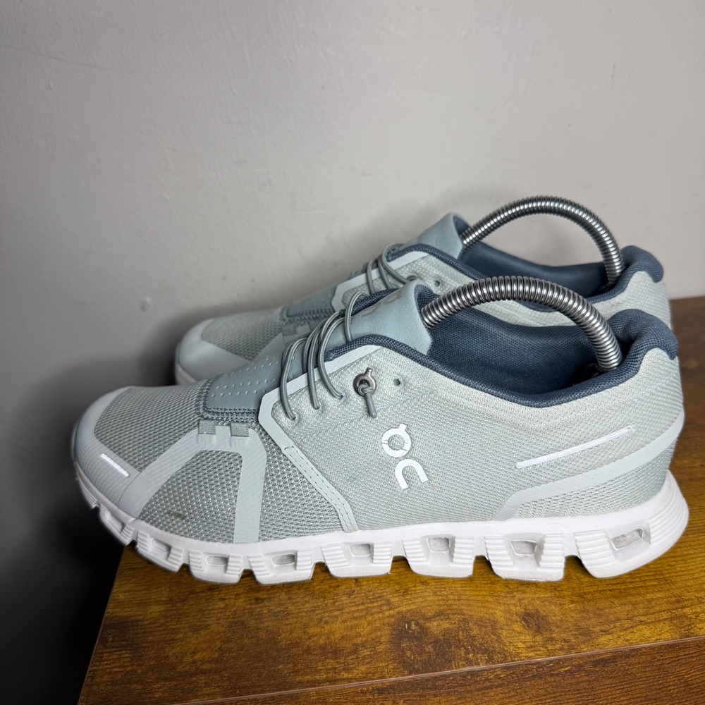 On Cloud 5 Running Shoes Womens Size 10 Glacier White 59.98895 Low Top Sneakers - Picture 2 of 8